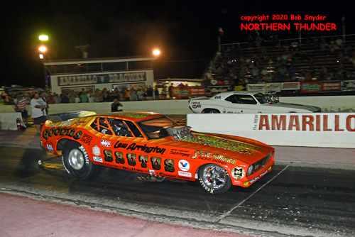 (near lane) Chris 
Schneider 'Brutus' vs (far lane) Dustin Bradford - 'American Dream'